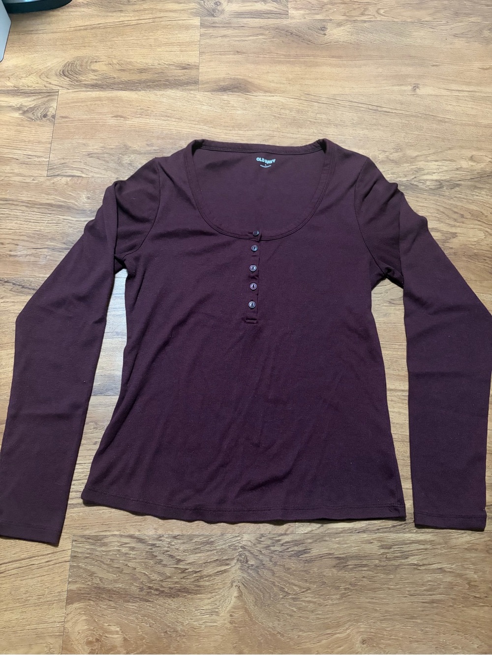 Old Navy long sleeve scoop neck